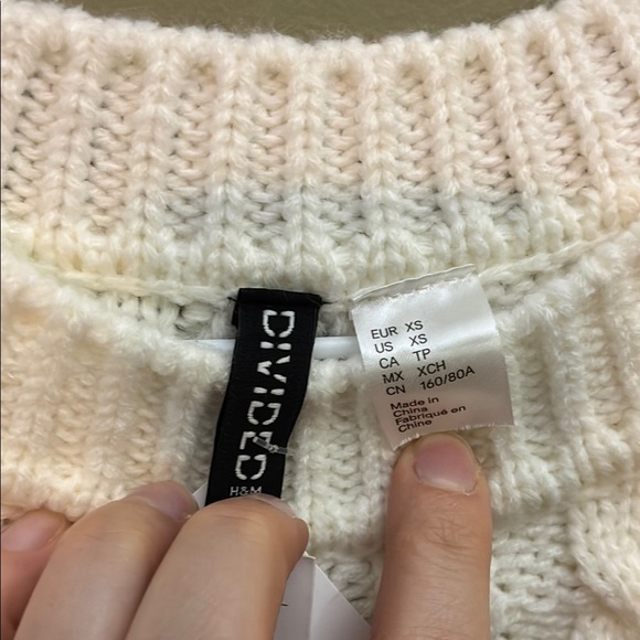 H&M White Cable Knit Crew Neck Sweater - Picture 2 of 14